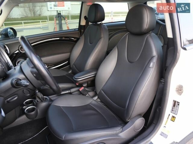 Білий Міні Hatch, об'ємом двигуна 1.6 л та пробігом 137 тис. км за 7999 $, фото 8 на Automoto.ua