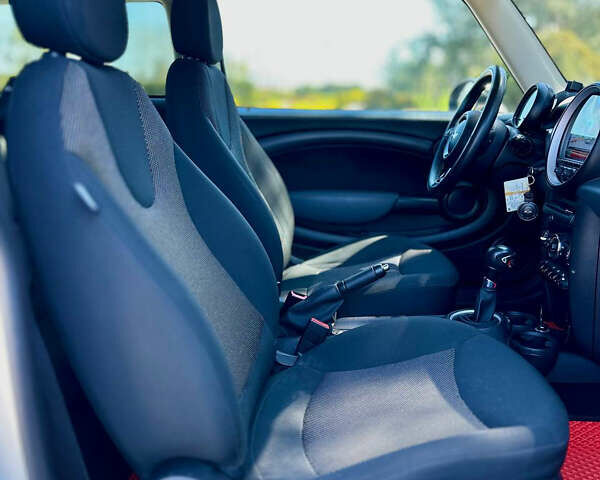 Белый Мини Hatch, объемом двигателя 1.6 л и пробегом 132 тыс. км за 9000 $, фото 17 на Automoto.ua
