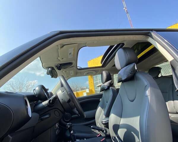 Белый Мини Hatch, объемом двигателя 1.6 л и пробегом 153 тыс. км за 8900 $, фото 6 на Automoto.ua
