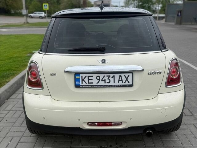 Белый Мини Hatch, объемом двигателя 1.6 л и пробегом 136 тыс. км за 7999 $, фото 5 на Automoto.ua
