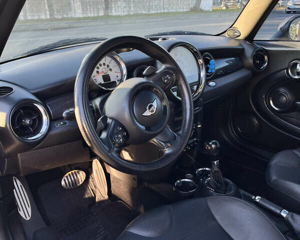 Белый Мини Hatch, объемом двигателя 1.6 л и пробегом 225 тыс. км за 8500 $, фото 7 на Automoto.ua