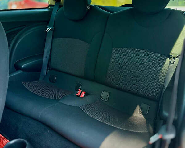 Белый Мини Hatch, объемом двигателя 1.6 л и пробегом 132 тыс. км за 9000 $, фото 14 на Automoto.ua
