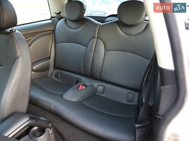 Білий Міні Hatch, об'ємом двигуна 1.6 л та пробігом 137 тис. км за 7999 $, фото 9 на Automoto.ua