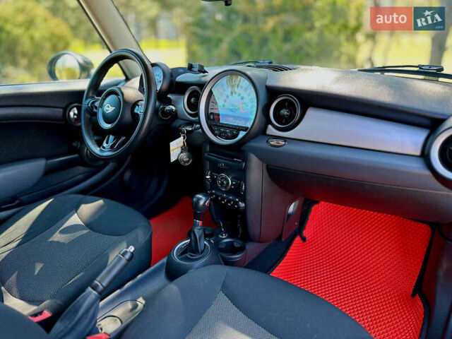 Белый Мини Hatch, объемом двигателя 1.6 л и пробегом 132 тыс. км за 9000 $, фото 16 на Automoto.ua