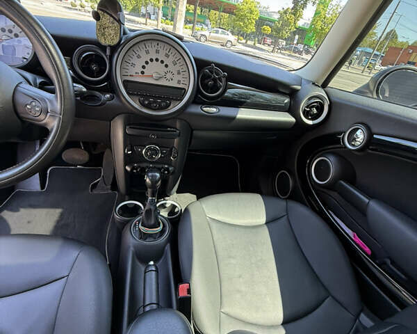 Белый Мини Hatch, объемом двигателя 1.6 л и пробегом 133 тыс. км за 8000 $, фото 20 на Automoto.ua