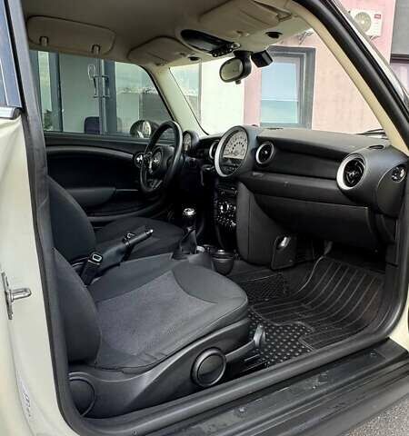 Белый Мини Hatch, объемом двигателя 1.6 л и пробегом 173 тыс. км за 5500 $, фото 7 на Automoto.ua