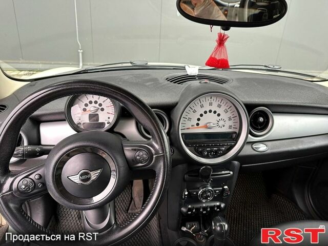 Белый Мини Hatch, объемом двигателя 1.6 л и пробегом 139 тыс. км за 7200 $, фото 5 на Automoto.ua