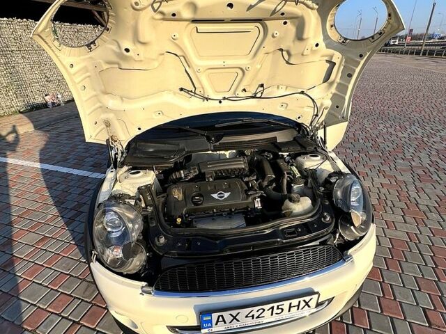 Белый Мини Hatch, объемом двигателя 1.6 л и пробегом 189 тыс. км за 8000 $, фото 3 на Automoto.ua