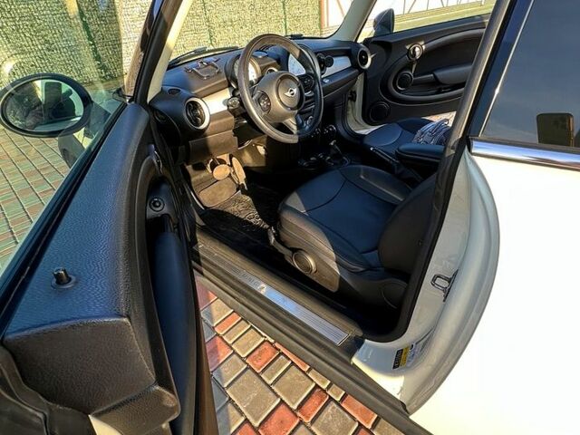 Белый Мини Hatch, объемом двигателя 1.6 л и пробегом 189 тыс. км за 8000 $, фото 7 на Automoto.ua