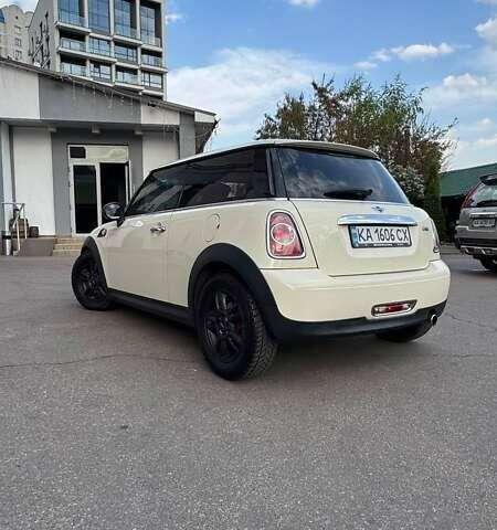 Белый Мини Hatch, объемом двигателя 1.6 л и пробегом 173 тыс. км за 5500 $, фото 2 на Automoto.ua
