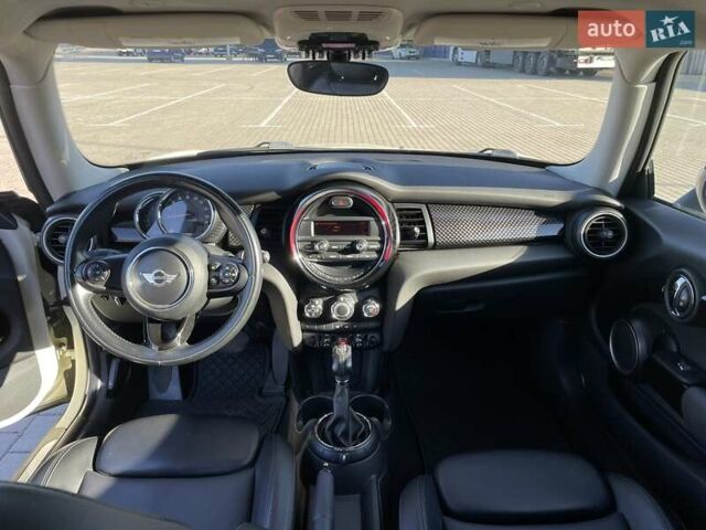 Білий Міні Hatch, об'ємом двигуна 2 л та пробігом 171 тис. км за 10800 $, фото 18 на Automoto.ua