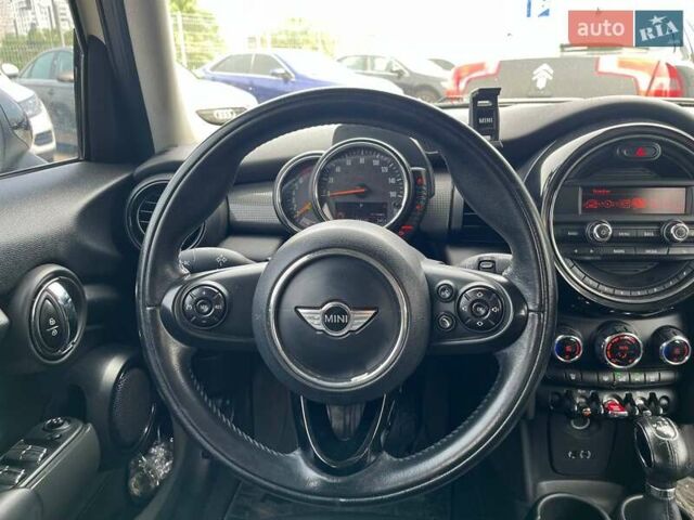 Белый Мини Hatch, объемом двигателя 1.5 л и пробегом 138 тыс. км за 9190 $, фото 14 на Automoto.ua