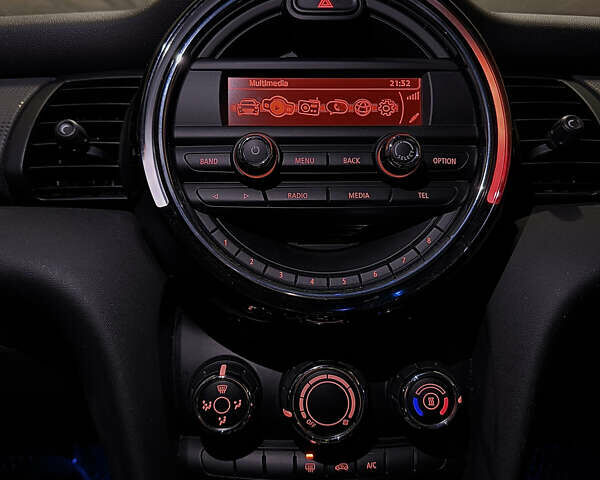 Белый Мини Hatch, объемом двигателя 1.5 л и пробегом 125 тыс. км за 12800 $, фото 29 на Automoto.ua