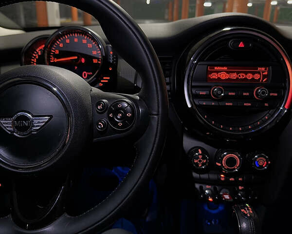 Белый Мини Hatch, объемом двигателя 1.5 л и пробегом 125 тыс. км за 12800 $, фото 28 на Automoto.ua