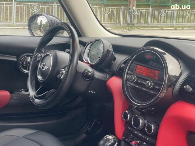 Белый Мини Hatch, объемом двигателя 1.5 л и пробегом 94 тыс. км за 11990 $, фото 18 на Automoto.ua