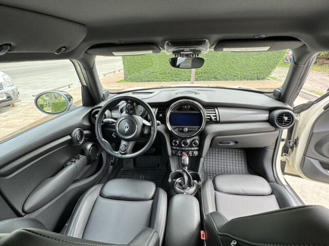 Белый Мини Hatch, объемом двигателя 1.5 л и пробегом 108 тыс. км за 12800 $, фото 11 на Automoto.ua