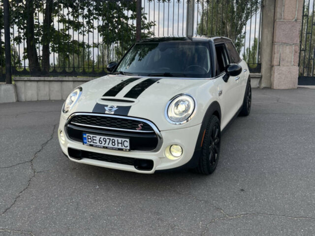 Белый Мини Hatch, объемом двигателя 2 л и пробегом 103 тыс. км за 13200 $, фото 7 на Automoto.ua