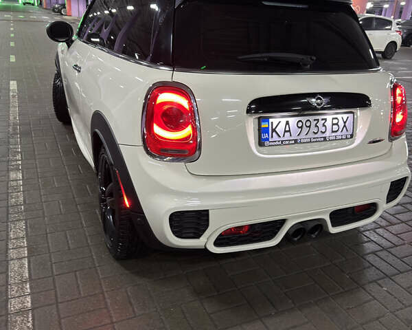 Белый Мини Hatch, объемом двигателя 2 л и пробегом 85 тыс. км за 21000 $, фото 9 на Automoto.ua