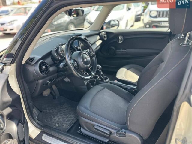 Белый Мини Hatch, объемом двигателя 1.2 л и пробегом 83 тыс. км за 12890 $, фото 11 на Automoto.ua