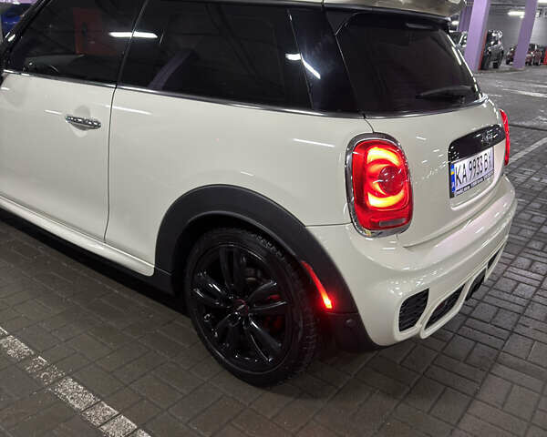 Белый Мини Hatch, объемом двигателя 2 л и пробегом 85 тыс. км за 21000 $, фото 10 на Automoto.ua