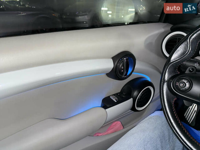 Белый Мини Hatch, объемом двигателя 2 л и пробегом 85 тыс. км за 21000 $, фото 15 на Automoto.ua