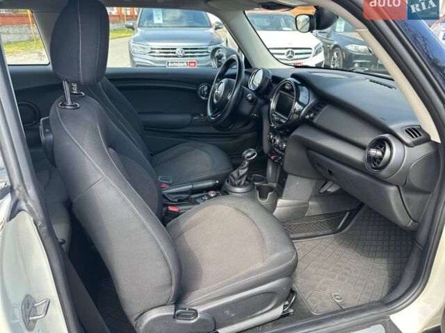 Белый Мини Hatch, объемом двигателя 1.2 л и пробегом 83 тыс. км за 13990 $, фото 26 на Automoto.ua