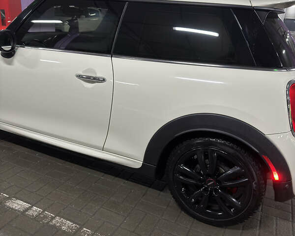 Белый Мини Hatch, объемом двигателя 2 л и пробегом 85 тыс. км за 21000 $, фото 11 на Automoto.ua