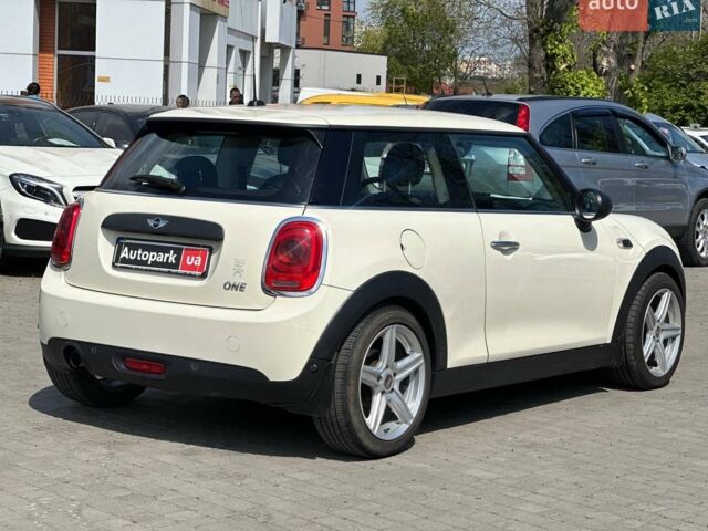 Белый Мини Hatch, объемом двигателя 1.2 л и пробегом 83 тыс. км за 12890 $, фото 5 на Automoto.ua
