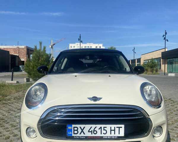 Белый Мини Hatch, объемом двигателя 1.5 л и пробегом 90 тыс. км за 10550 $, фото 2 на Automoto.ua
