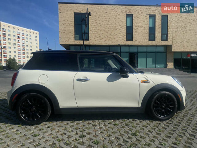 Белый Мини Hatch, объемом двигателя 1.5 л и пробегом 90 тыс. км за 10550 $, фото 4 на Automoto.ua
