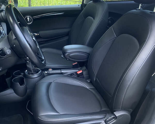 Белый Мини Hatch, объемом двигателя 1.5 л и пробегом 90 тыс. км за 10550 $, фото 10 на Automoto.ua