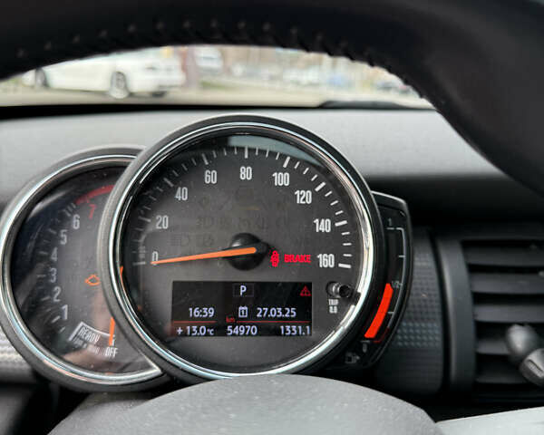 Белый Мини Hatch, объемом двигателя 1.5 л и пробегом 55 тыс. км за 14000 $, фото 3 на Automoto.ua