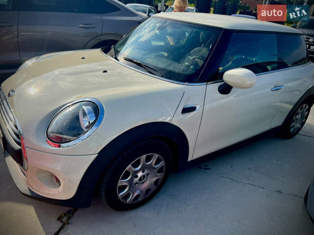 Білий Міні Hatch, об'ємом двигуна 1.5 л та пробігом 56 тис. км за 17000 $, фото 2 на Automoto.ua