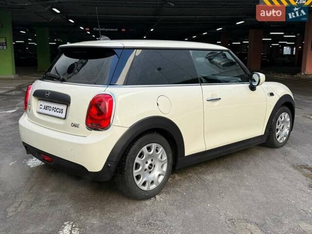 Білий Міні Hatch, об'ємом двигуна 1.5 л та пробігом 57 тис. км за 17490 $, фото 5 на Automoto.ua