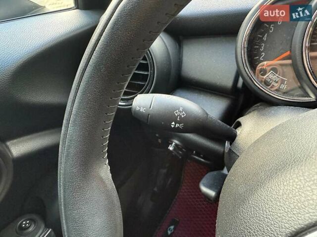 Білий Міні Hatch, об'ємом двигуна 1.5 л та пробігом 57 тис. км за 17490 $, фото 14 на Automoto.ua