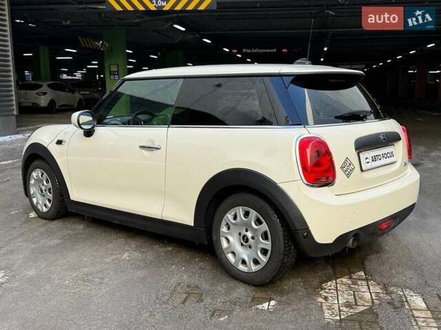 Білий Міні Hatch, об'ємом двигуна 1.5 л та пробігом 57 тис. км за 17490 $, фото 3 на Automoto.ua