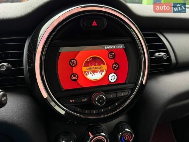 Белый Мини Hatch, объемом двигателя 1.5 л и пробегом 58 тыс. км за 16490 $, фото 21 на Automoto.ua