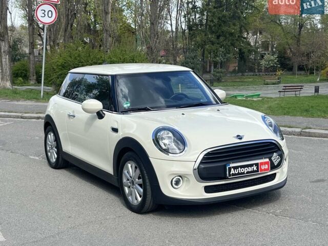 Білий Міні Hatch, об'ємом двигуна 1.5 л та пробігом 58 тис. км за 13890 $, фото 2 на Automoto.ua