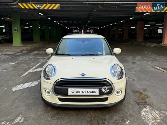Білий Міні Hatch, об'ємом двигуна 1.5 л та пробігом 57 тис. км за 17490 $, фото 1 на Automoto.ua