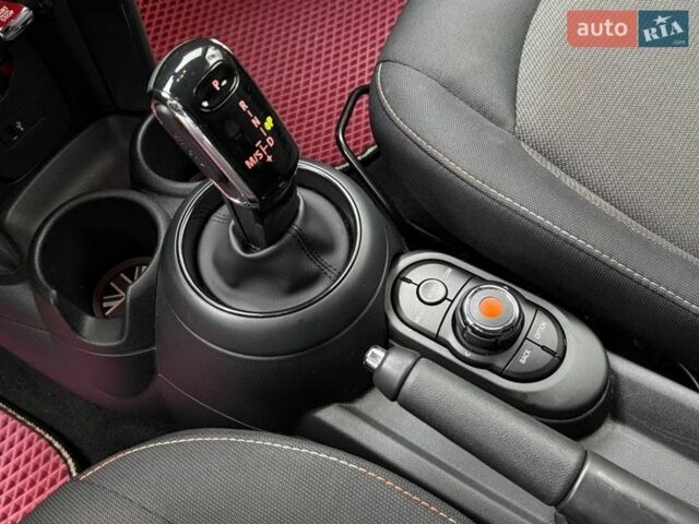 Белый Мини Hatch, объемом двигателя 1.5 л и пробегом 58 тыс. км за 16490 $, фото 24 на Automoto.ua