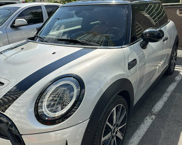 Белый Мини Hatch, объемом двигателя 2 л и пробегом 19 тыс. км за 34000 $, фото 7 на Automoto.ua