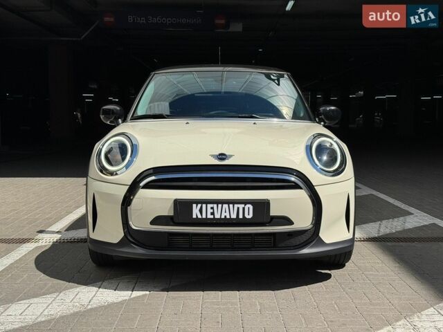 Белый Мини Hatch, объемом двигателя 1.5 л и пробегом 35 тыс. км за 26500 $, фото 2 на Automoto.ua