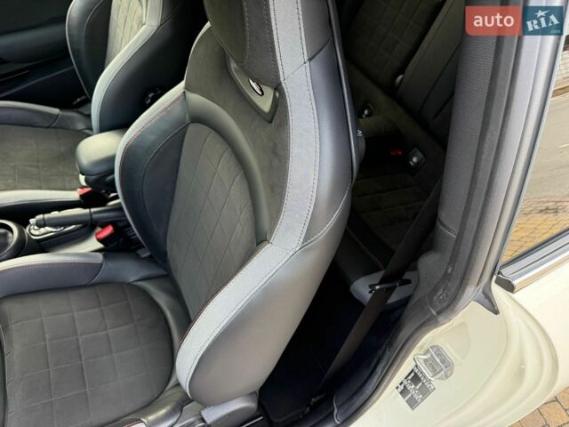 Белый Мини Hatch, объемом двигателя 2 л и пробегом 28 тыс. км за 36000 $, фото 19 на Automoto.ua