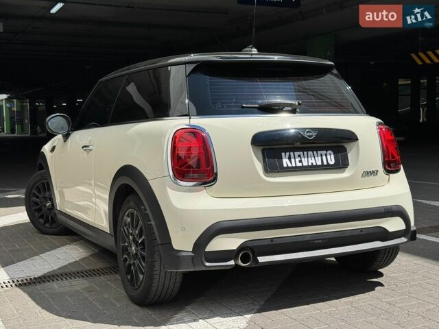 Белый Мини Hatch, объемом двигателя 1.5 л и пробегом 35 тыс. км за 26500 $, фото 5 на Automoto.ua