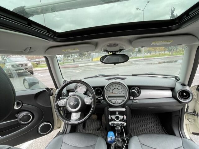 Белый Мини Hatch, объемом двигателя 1.6 л и пробегом 117 тыс. км за 7800 $, фото 5 на Automoto.ua