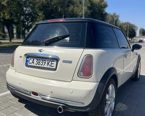 Бежевый Мини Hatch, объемом двигателя 1.6 л и пробегом 166 тыс. км за 5200 $, фото 12 на Automoto.ua