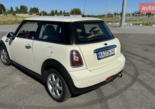 Бежевый Мини Hatch, объемом двигателя 1.4 л и пробегом 204 тыс. км за 5800 $, фото 2 на Automoto.ua