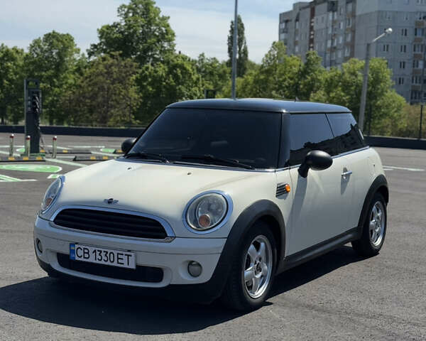 Бежевий Міні Hatch, об'ємом двигуна 1.4 л та пробігом 116 тис. км за 7200 $, фото 1 на Automoto.ua