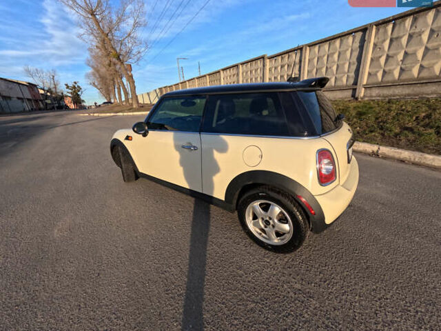 Бежевый Мини Hatch, объемом двигателя 1.6 л и пробегом 215 тыс. км за 7000 $, фото 3 на Automoto.ua