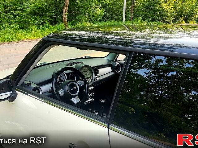 Бежевый Мини Hatch, объемом двигателя 1.6 л и пробегом 258 тыс. км за 5100 $, фото 6 на Automoto.ua